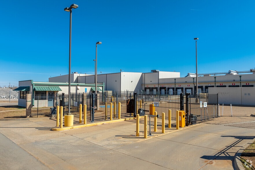 More Photos Of 3203 Avenue B, Lubbock Food Processing For Lease