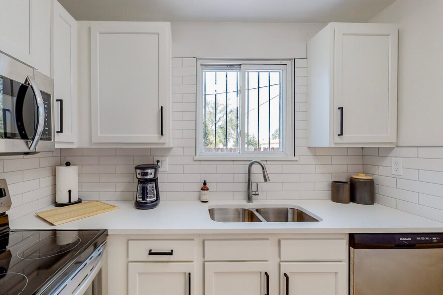 More Photos Of 1309 Virginia St NE, Albuquerque Apartments For Sale