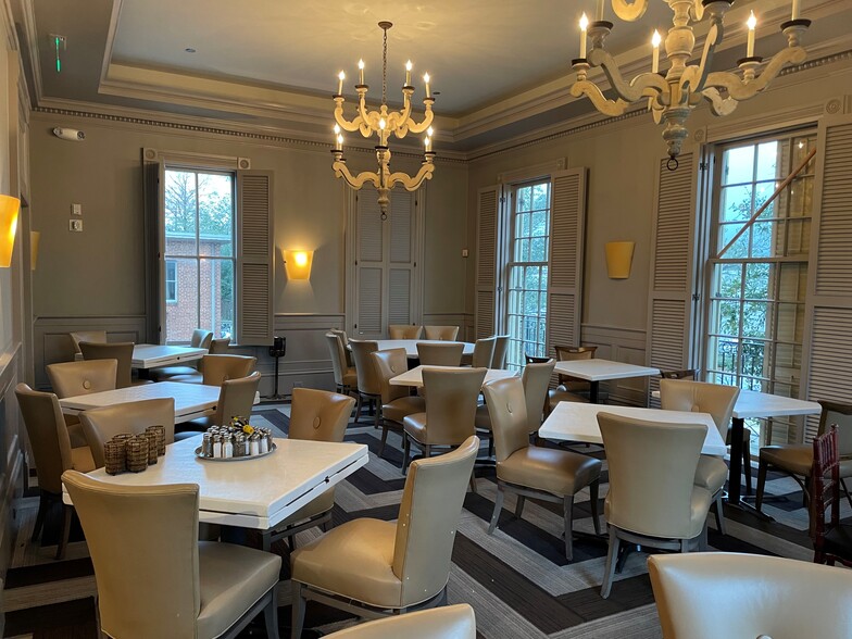 More Photos Of 1300 St Charles Ave, New Orleans Restaurant For Sale