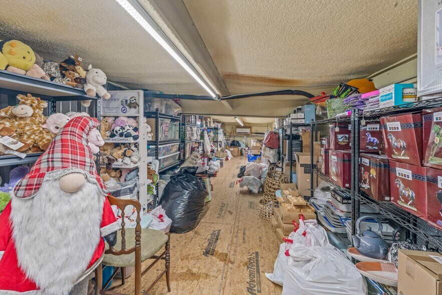 More Photos Of 120 E Blackjack St, Dublin Storefront For Sale