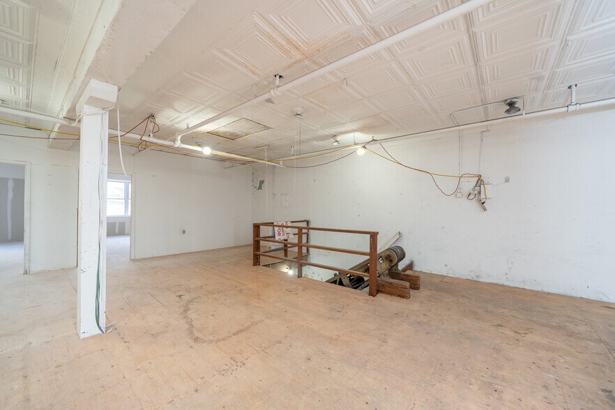 More Photos Of 189 Monroe St, Passaic Warehouse For Sale