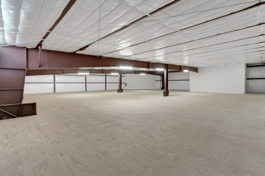 More Photos Of 8110 Parkside Ave, Baytown Warehouse For Sale