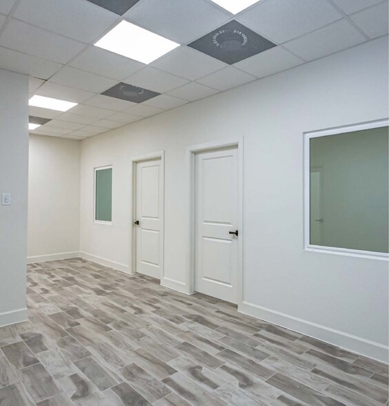 More Photos Of 102 Del Ct, Laredo Office For Lease
