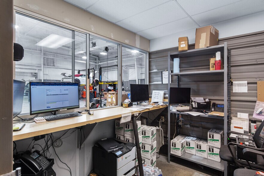 More Photos Of 5385 N I 55 St, Jackson Auto Dealership For Sale