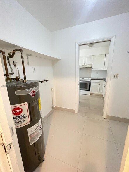 More Photos Of 213 SE Park St, Dania Apartments For Sale