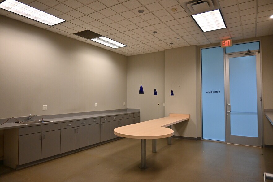 More Photos Of 39525 W 13 Mile Rd, Novi Office For Sale