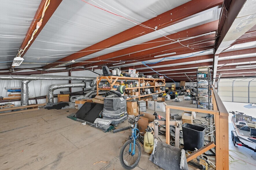 More Photos Of 180 E Chapman Dr, Sanger Warehouse For Sale