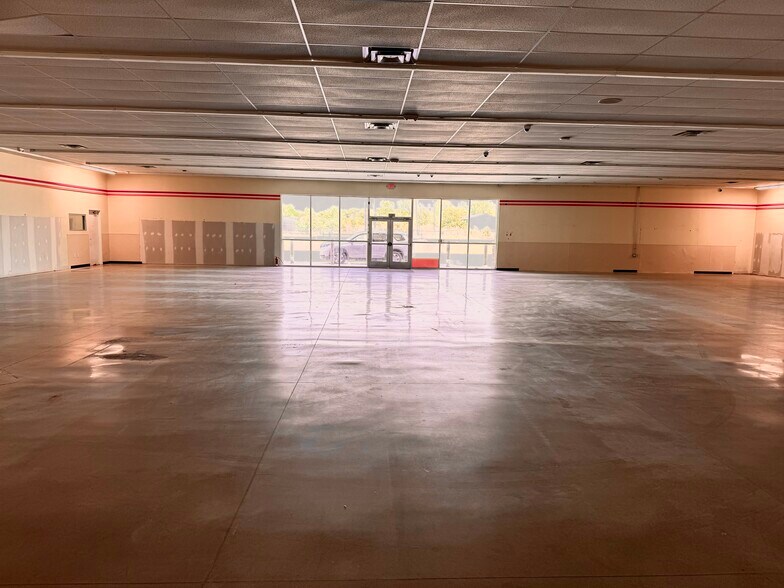 More Photos Of 2101 Central Point Pky, Lima Freestanding For Sale