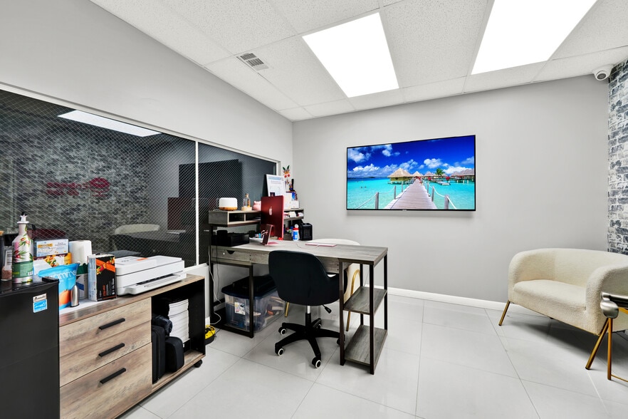 More Photos Of 7770 NW 46th St, Doral Warehouse For Lease