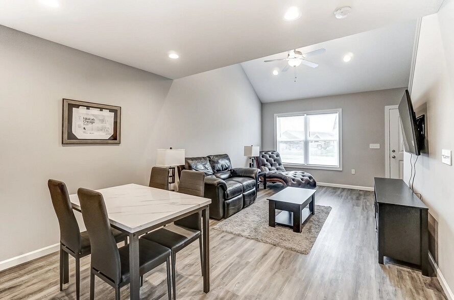 More Photos Of 13816 Illinois Rd, Fort Wayne Apartments For Sale