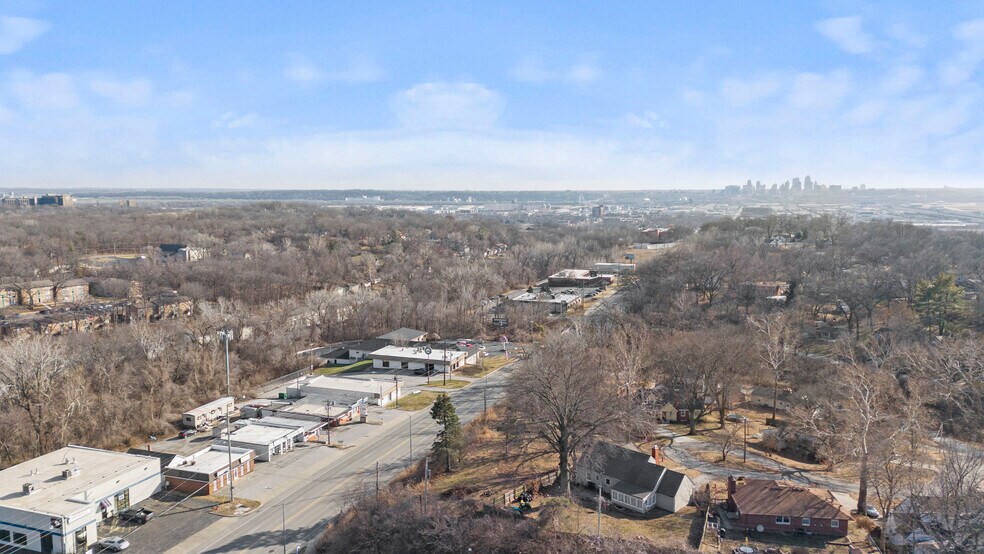 More Photos Of 3911 N Oak Tfwy, Kansas City Office For Sale