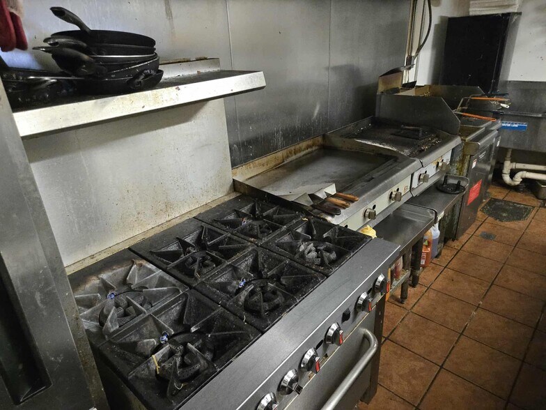 More Photos Of 1702 Ford St, Ogdensburg Specialty For Sale