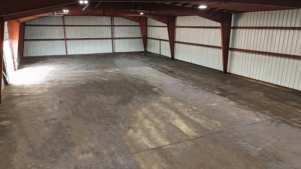 More Photos Of 2910 Quant Ave N, Stillwater Warehouse For Lease