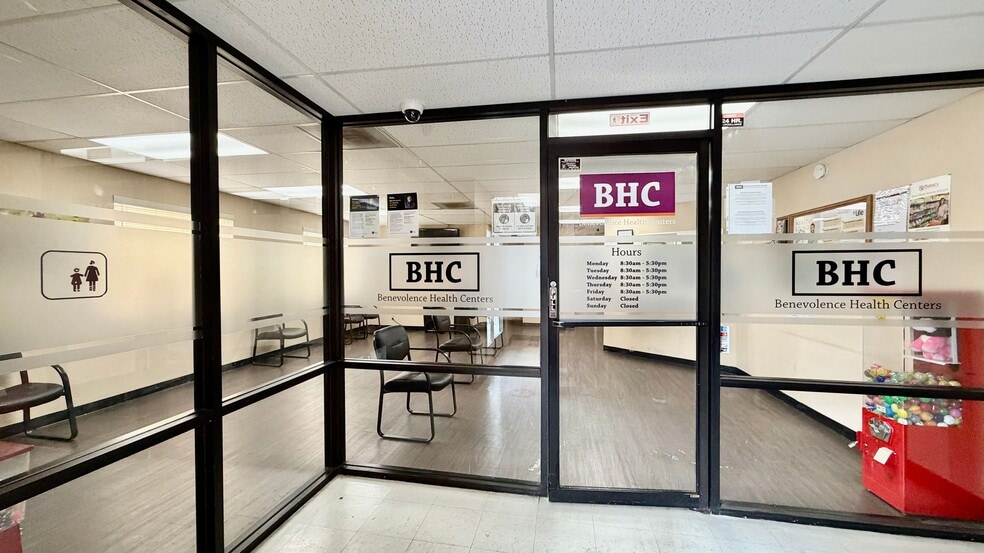 More Photos Of 12610 Glenoaks Blvd, Sylmar Medical For Sale