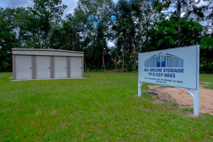 More Photos Of 401 N Railroad Ave, Mount Vernon Self Storage For Sale