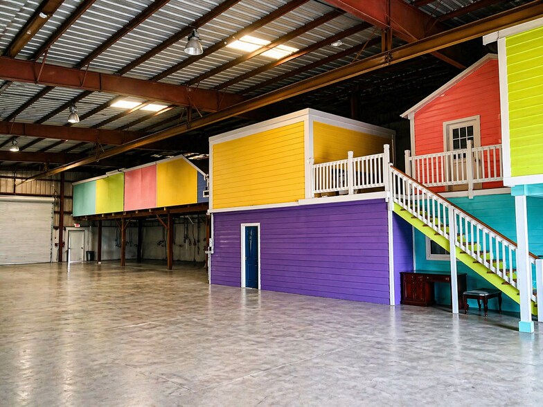 More Photos Of 4550 SE Hampton Ct, Stuart Manufacturing For Sale