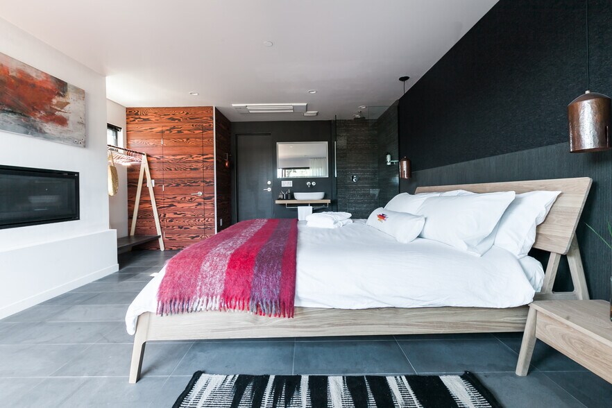 More Photos Of 1004 Nardo Rd, Encinitas Hospitality For Sale