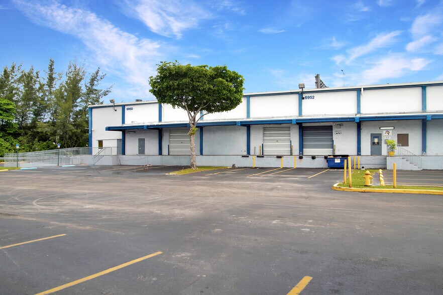 More Photos Of 6950-7190 NW 12th St, Miami Warehouse For Lease
