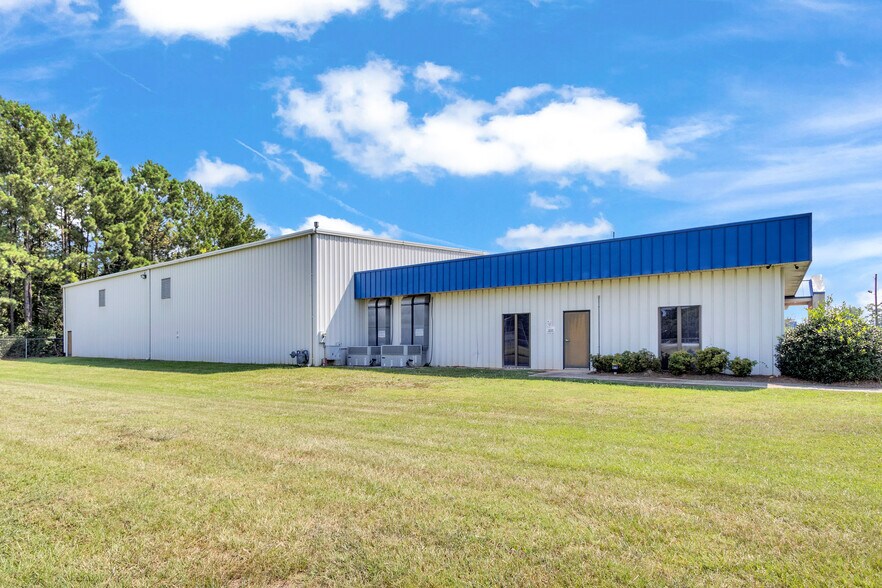 More Photos Of 1703 Marvin Griffin Rd, Augusta Light Distribution For Lease