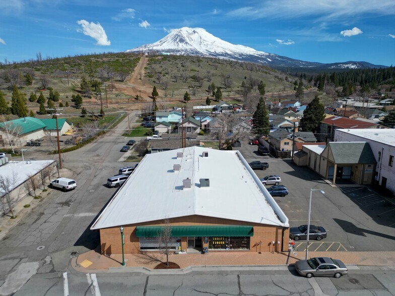 More Photos Of 295 Main St, Weed Office For Sale