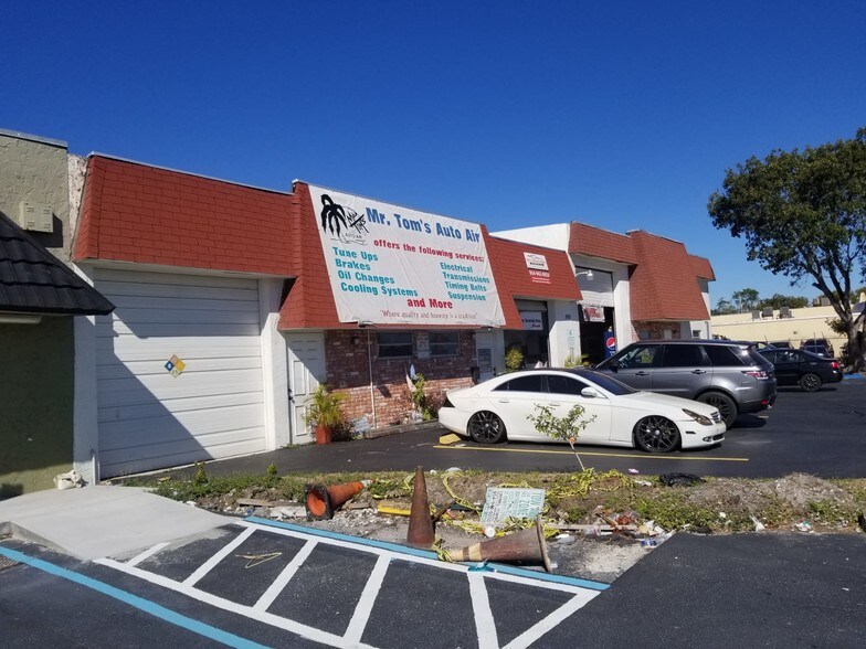 More Photos Of 1901 N Dixie Hwy, Pompano Beach Service For Sale