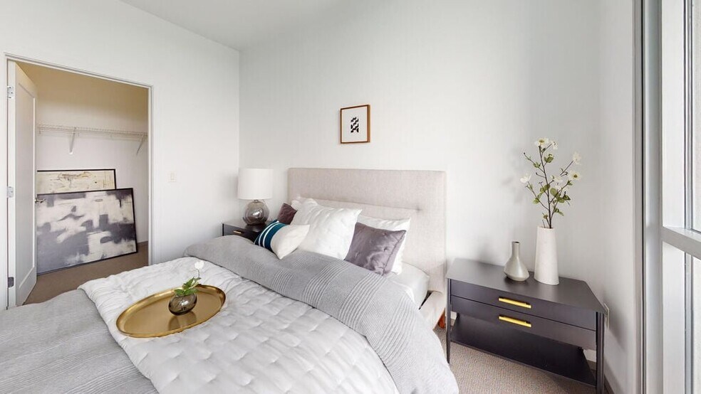 More Photos Of 1369 Spruce Pl, Minneapolis Apartments For Lease