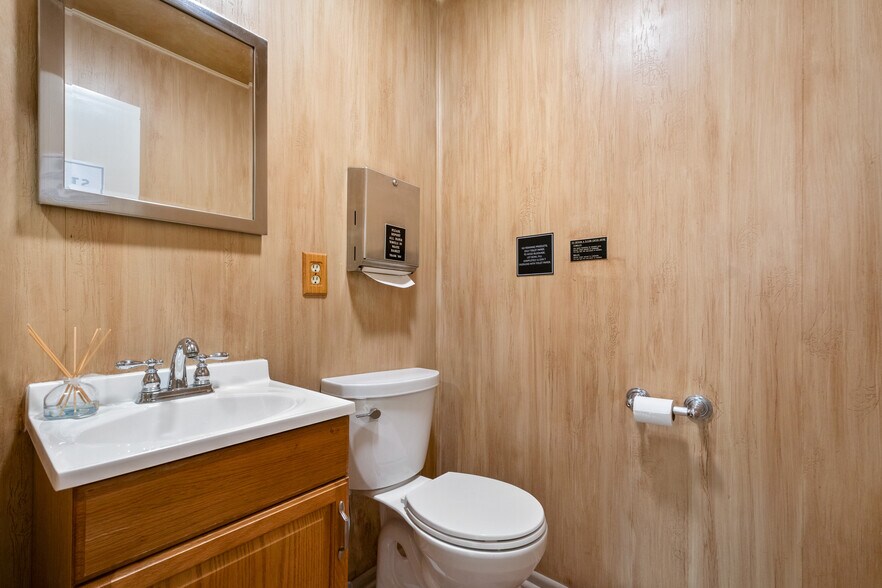 More Photos Of 3027 Aloma Ave, Winter Park Medical For Lease