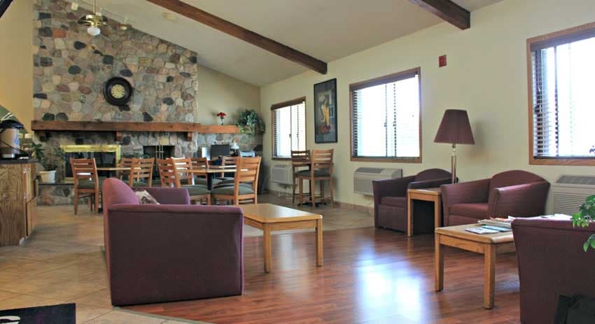 More Photos Of 5 Gateway Dr, Waupun Hotel For Sale