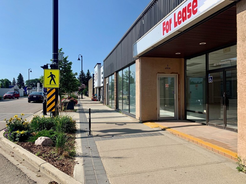 More Photos Of 4914 Broadway Ave, Blackfalds Storefront For Lease