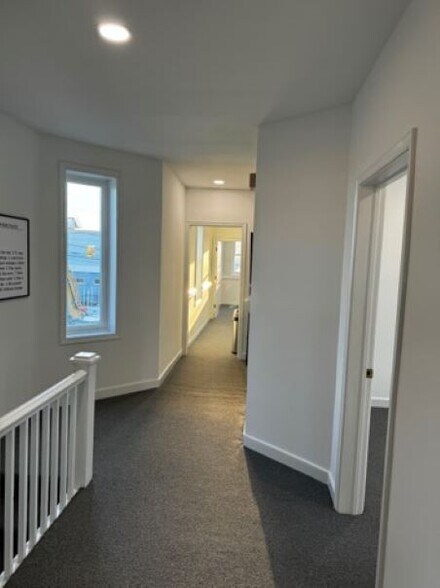 More Photos Of 2939 W Marshall St, Richmond Office For Sale