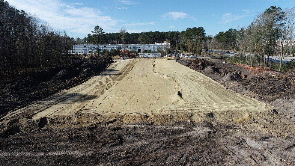 More Photos Of 8439 Palmetto Commerce Pky, Ladson Flex For Lease