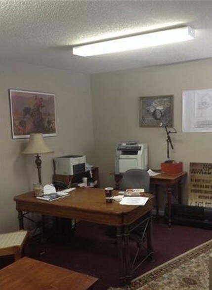More Photos Of 222 Comanche St, Kiowa Freestanding For Sale