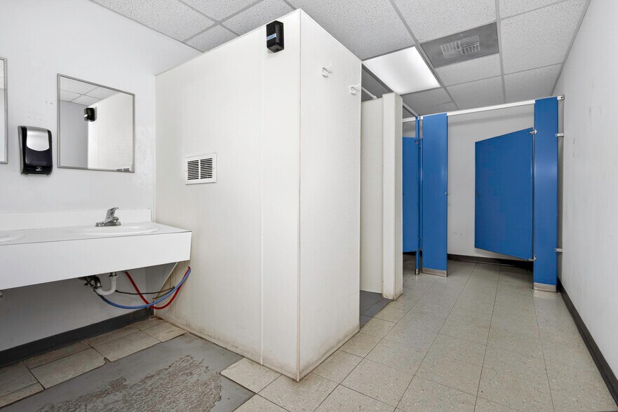 More Photos Of 1820 N Council Rd, Blanchard Food Processing For Sale