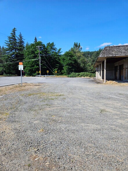 More Photos Of 204 S 1st Ave, Mill City General Retail For Sale