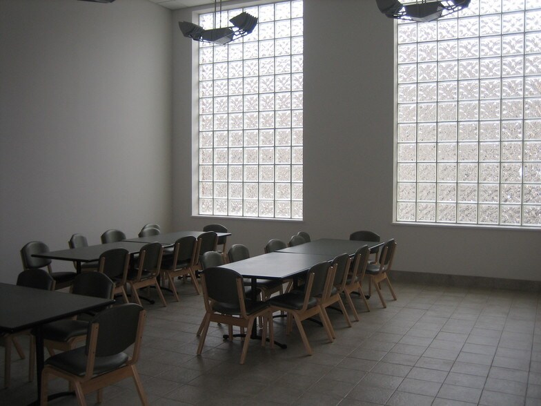 More Photos Of 722 Myrtle Ave, Brooklyn Warehouse For Lease