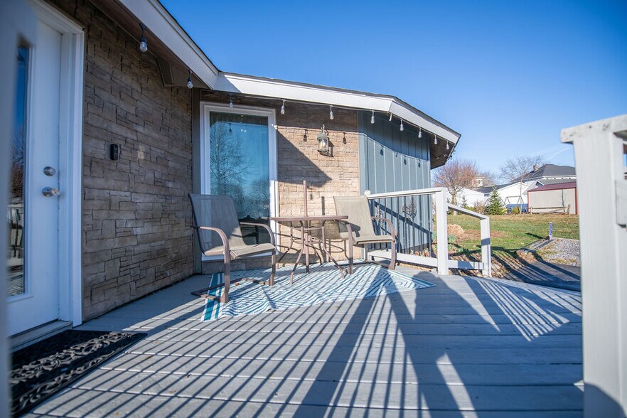 More Photos Of 411 W Canal St, Malvern General Retail For Sale