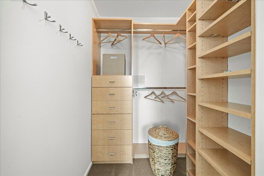 More Photos Of 123 Richmond St, El Segundo Storefront Retail Residential For Lease