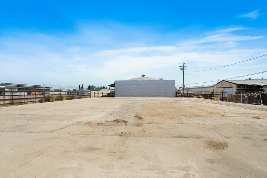 More Photos Of 7757 Jackson St, Paramount Land For Lease