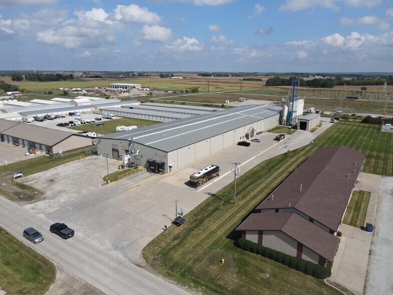 More Photos Of 1210 N 14th St, Indianola Warehouse For Sale