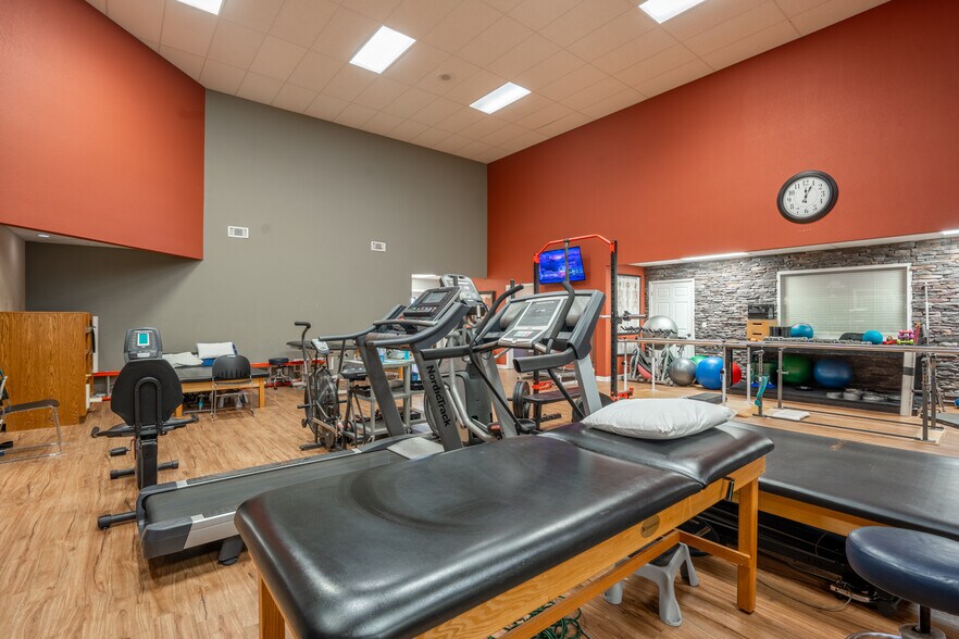 More Photos Of 3999 Highway PP, Poplar Bluff Medical For Sale