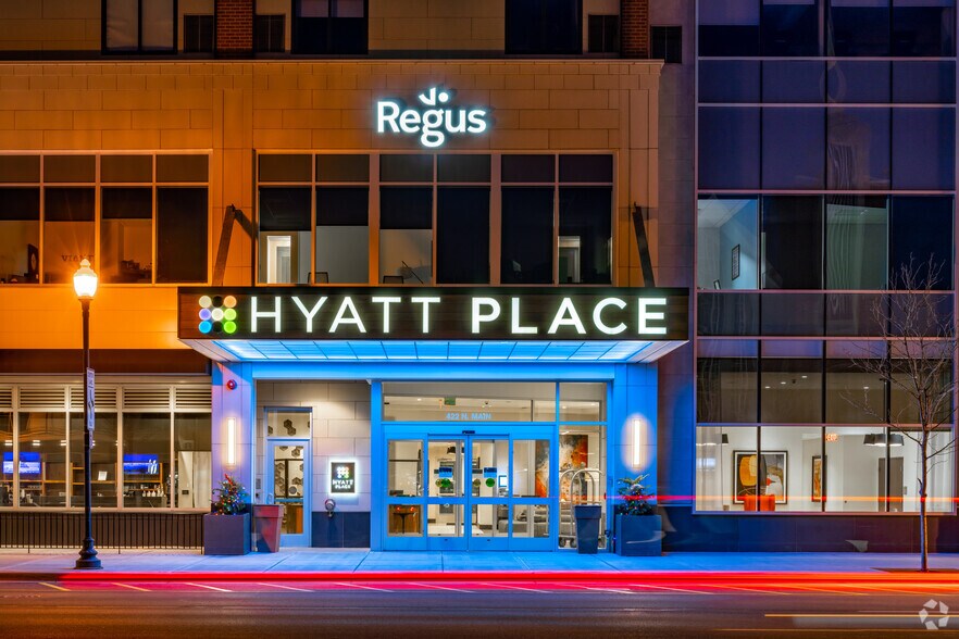 More Photos Of 400 N Main St, Royal Oak Coworking Space