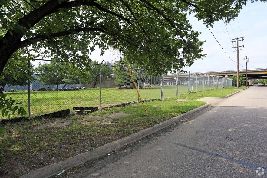 More Photos Of 2621-2625 Dawson St, Dallas Land For Sale