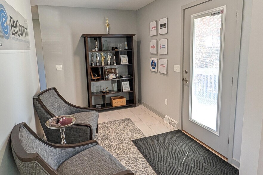 More Photos Of 1921 Ruddiman Dr, Muskegon Office For Lease