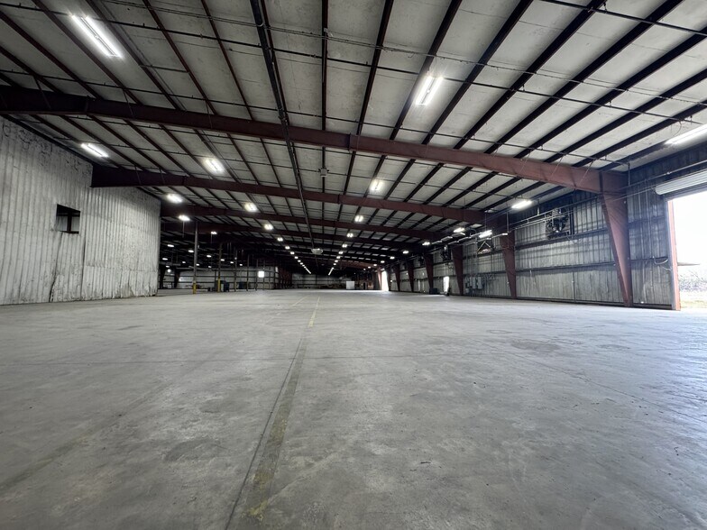 More Photos Of 1735 N Washington St, Vicksburg Manufacturing For Lease