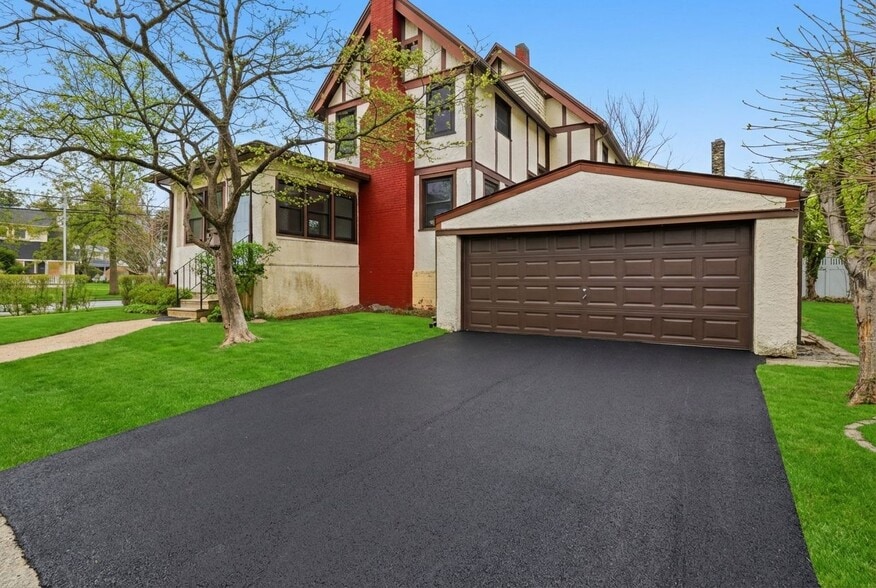 More Photos Of 25 Midland Ave, White Plains Specialty For Sale