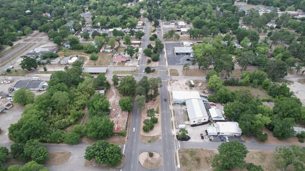 More Photos Of 910 Richland Ave E, Aiken General Retail For Lease