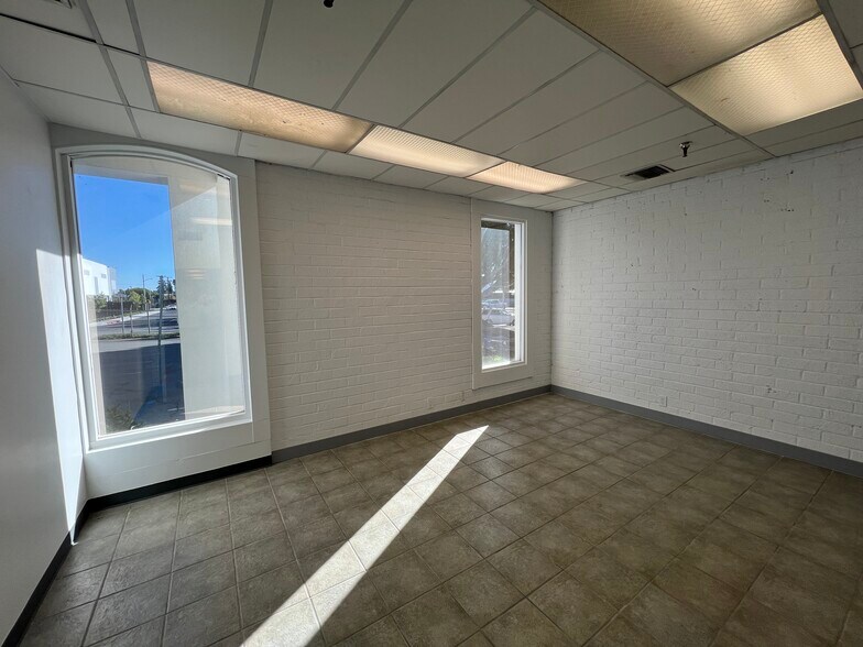 More Photos Of 459 Park Ave, San Fernando Manufacturing For Sale