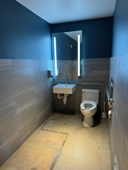 More Photos Of 625 Hwy 50, Zephyr Cove Office For Sale