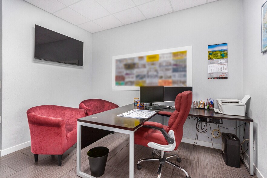 More Photos Of 4105 E University Dr, Phoenix Service For Lease