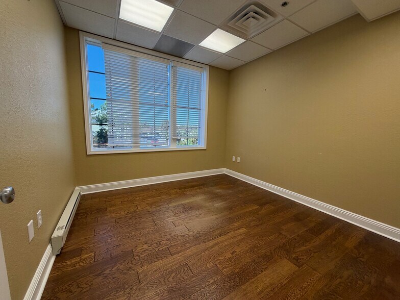 More Photos Of 42 Business Centre Dr, Miramar Beach Office For Sale